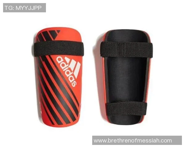 足球装备选购指南护膝推荐助你提升场上表现与安全性